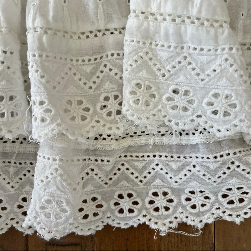 ANTHROPOLOGIE Meadow Rue Embroidered Eyelet Peplum Top Women’s 10 Feminine